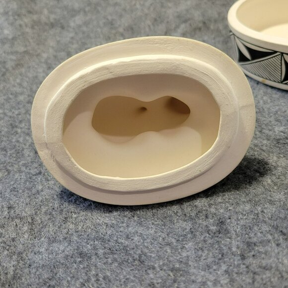 Vintage Acoma Pottery Rabbit Oval Trinket Box Black & White Geometric Design - Picture 13 of 13